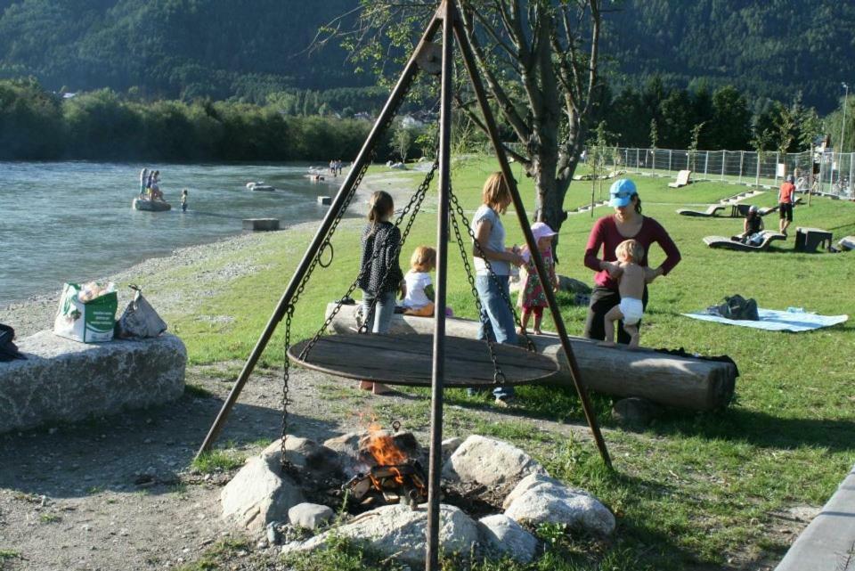 Gruppenhaus Thalackerhof Brunico Extérieur photo